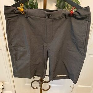 Mens NWOT Greg Norman Shorts 34